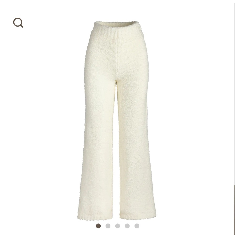 Skims cozy pants in bone. Only worn once